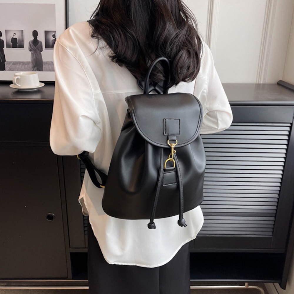 GIRLS GOOB] Women's Gold-embellished strap Backpack