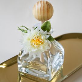 [It's My Flower] White Chrysanthemum Diffuser for Cars (120ML) / Car Air Freshener