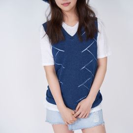 [Spring Bom] Skashi Punching Knitted Vest_ Made in KOREA
