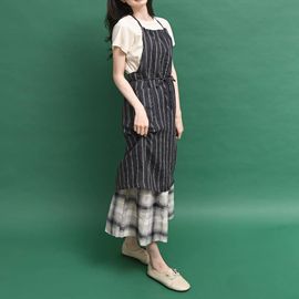 [Natural Garden] MADE N Striped Pocket Linen Apron_High-quality material, practical pockets, lightweight linen material_ Made in KOREA