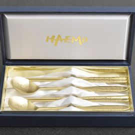 [HAEMO] Ten Longevity Symbolic Levitating titanium Spoon Chopsticks 2Set (Silk box)_ Reusable Stainless Steel Korean Chopstix Spoon Tableware Home, Kitchen or Restaurant