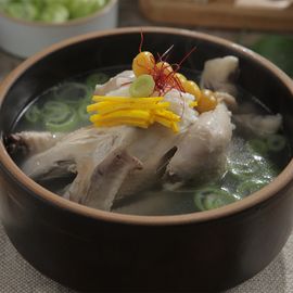 [Jinji] 60 Years of Traditional Restaurants Koryo Ginseng Chicken Soup 900g_Jinji, Samgye-tang, Koryo Ginseng Chicken Soup , Special Meals, Traditional Gourmet, Nutrition, Healthy Food_made in Korea