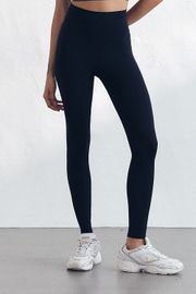 Cielcoco CLWP9147 Legging Pinggang Tinggi dengan Saku Belakang _ HITAM _ Buatan Korea