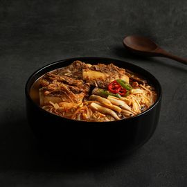 Samwon Garden Rib&Spicy Beef Soup 800g-Home Cooking, Korean Cuisine, Convenience Cooking, HACCP Certification-Made in Korea