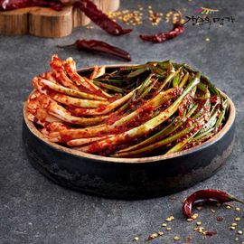 Authentic Korean Green Onion Kimchi 1kg – Spicy & Flavorful Traditional Pa Kimchi by Gangsooni Myeongga